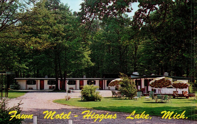 Fawn Motel - Old Fawn Lake Postcard